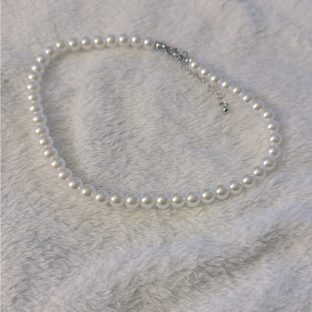 Elegant White Pearl Necklace